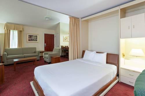 Imagen de la habitación del Hotel Hawthorn Suites By Wyndham Dearborn/detroit, Mi. Foto 5