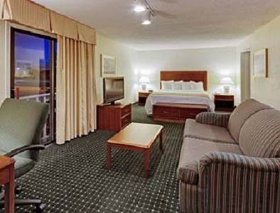 Imagen de la habitación del Hotel Hawthorn Suites By Wyndham Dearborn/detroit, Mi. Foto 9