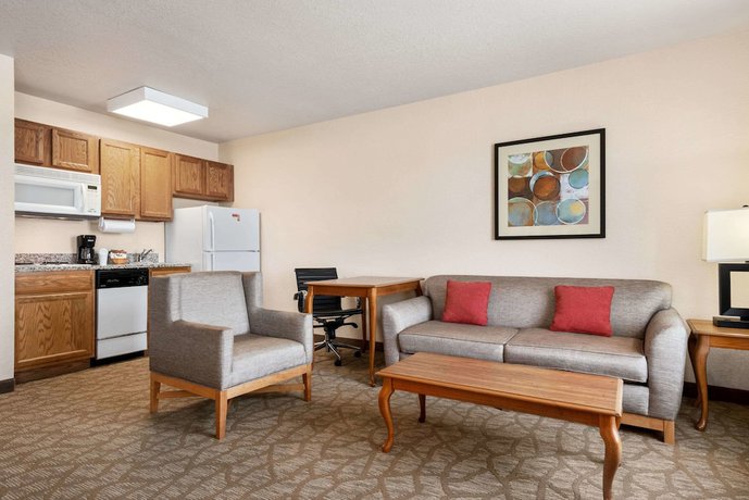 Imagen de la habitación del Hotel Hawthorn Suites By Wyndham Decatur. Foto 2
