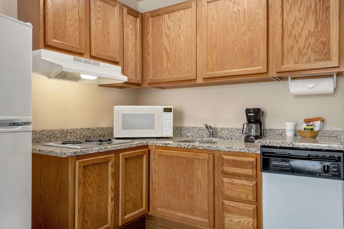 Imagen de la habitación del Hotel Hawthorn Suites By Wyndham Decatur. Foto 8