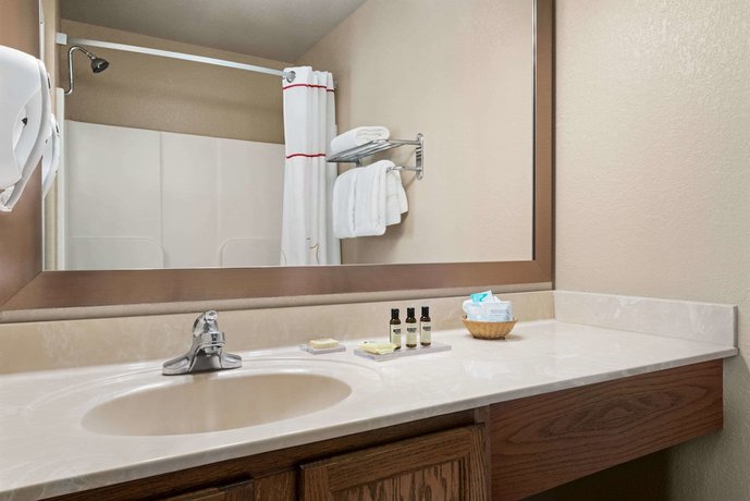 Imagen de la habitación del Hotel Hawthorn Suites By Wyndham Decatur. Foto 17