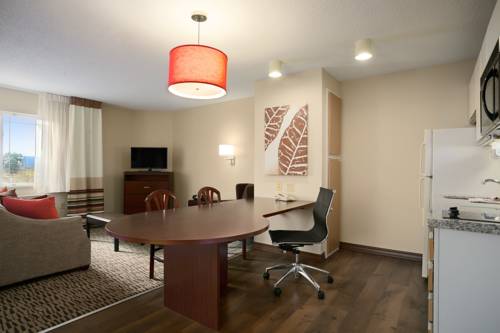 Imagen de la habitación del Hotel Hawthorn Suites By Wyndham Detroit Farmington Hill. Foto 11