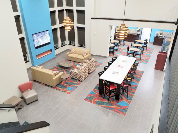 Imagen de los interiores del Hotel Hawthorn Suites By Wyndham Irving DFW South. Foto 13