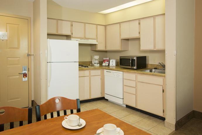 Imagen de la habitación del Hotel Hawthorn Suites By Wyndham Orlando Lake Buena Vis. Foto 11