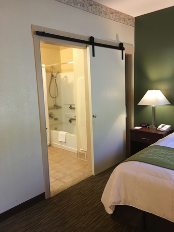 Imagen de la habitación del Hotel Hawthorn Suites By Wyndham Rancho Cordova/folsom. Foto 15