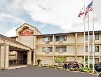 Imagen de los interiores del Hotel Hawthorn Suites By Wyndham Sacramento. Foto 7