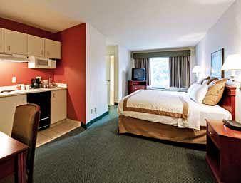 Imagen de la piscina del Hotel Hawthorn Suites By Wyndham Sacramento. Foto 9