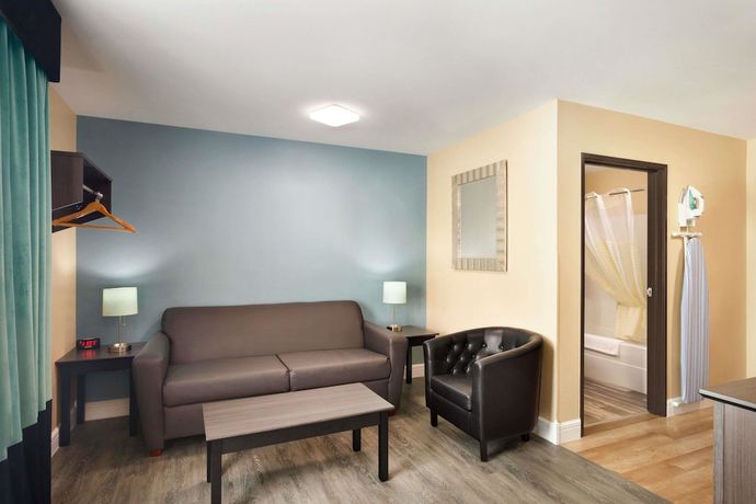 Imagen de la habitación del Hotel Hawthorn Suites By Wyndham St. Robert/ft. Leonard. Foto 1