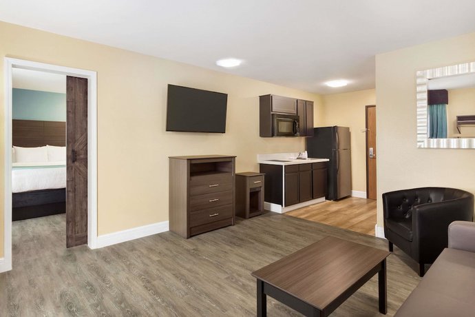 Imagen de la habitación del Hotel Hawthorn Suites By Wyndham St. Robert/ft. Leonard. Foto 10