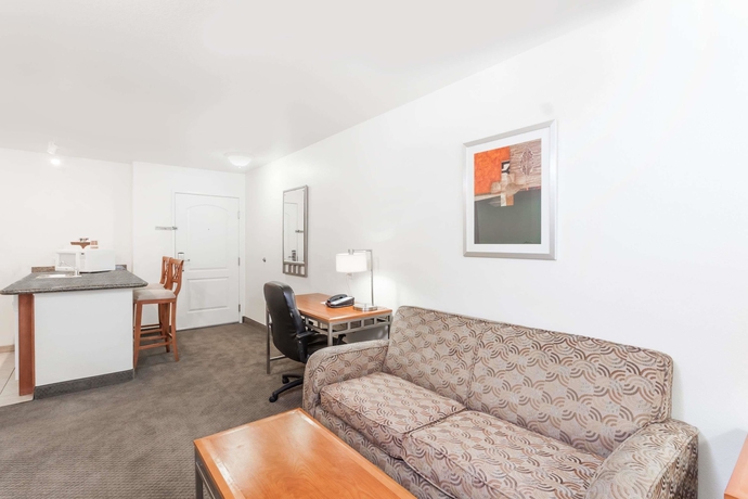 Imagen de la habitación del Hotel Hawthorn Suites By Wyndham Victorville. Foto 12