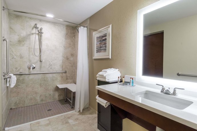 Imagen de la habitación del Hotel Hawthorn Suites By Wyndham Wheeling At The Highlands. Foto 17