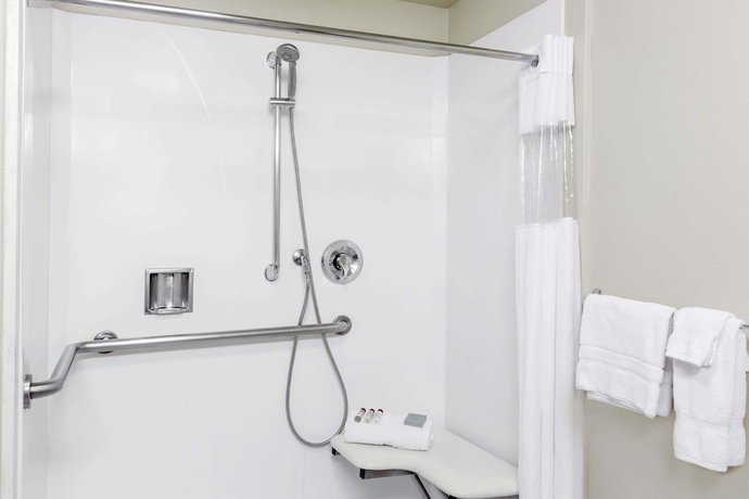 Imagen de la habitación del Hotel Hawthorn Suites By Wyndham-oakland/alameda. Foto 13