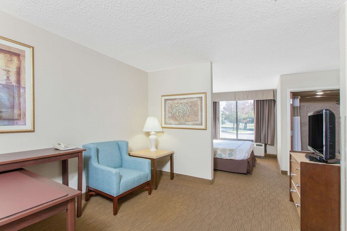 Imagen de la habitación del Hotel Hawthorn Suites by Wyndham Midwest City Tinker AFB. Foto 10