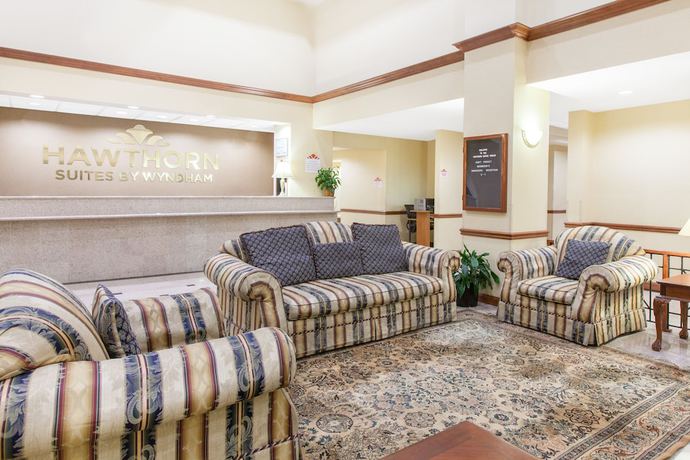 Imagen del bar/restaurante del Hotel Hawthorn Suites by Wyndham Midwest City Tinker AFB. Foto 4