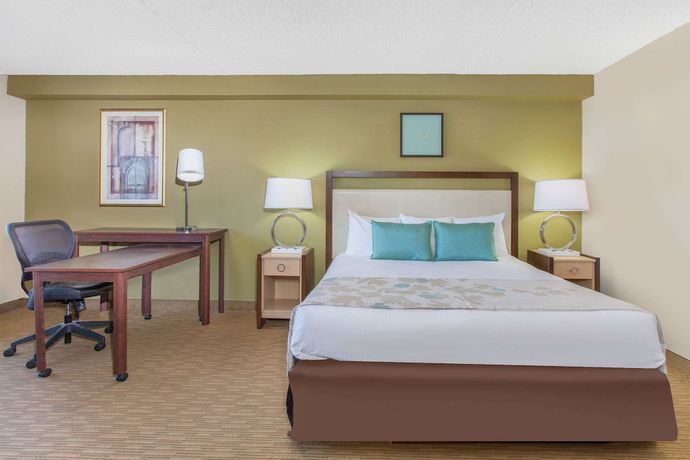 Imagen de la habitación del Hotel Hawthorn Suites by Wyndham Midwest City Tinker AFB. Foto 12
