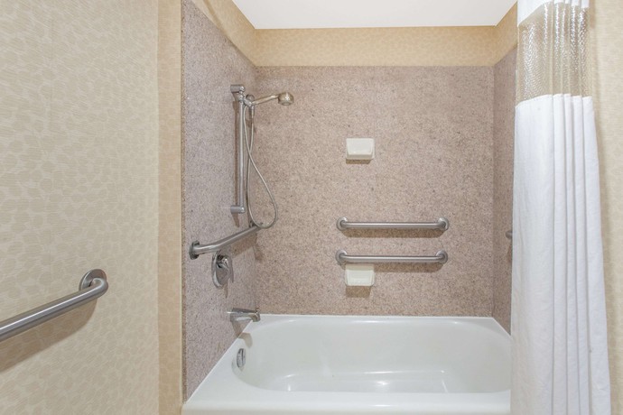 Imagen de la habitación del Hotel Hawthorn Suites by Wyndham Midwest City Tinker AFB. Foto 15