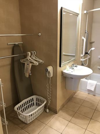 Imagen de la habitación del Hotel Hawthorn Suites by Wyndham Williamsville Buffalo Airport. Foto 11