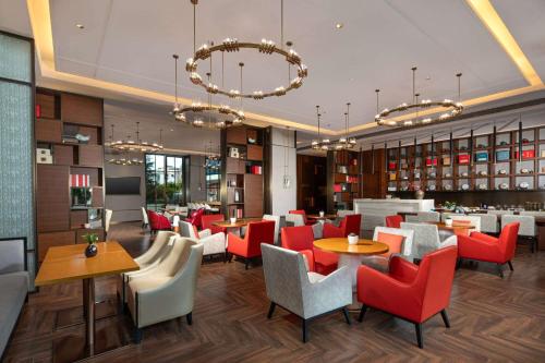 Imagen del bar/restaurante del Hotel Hawthorn by Wyndham Dali Erhai Park. Foto 8