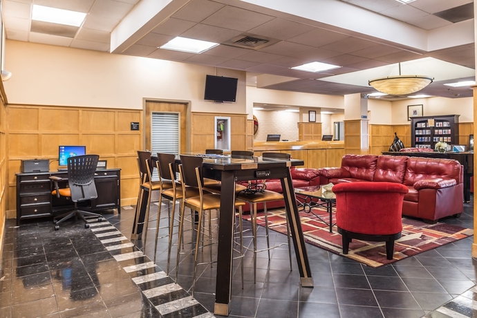 Imagen de los interiores del Hotel Hawthorne Inn and Conference Center. Foto 16