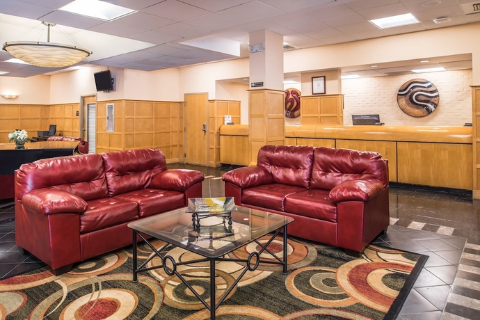 Imagen de los interiores del Hotel Hawthorne Inn and Conference Center. Foto 17