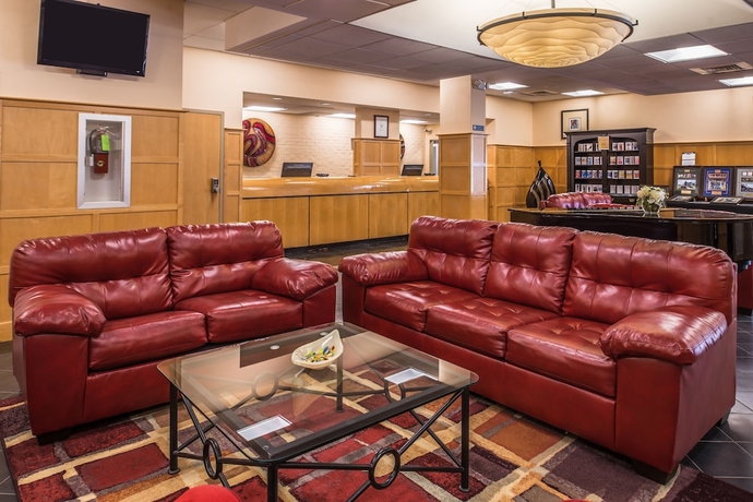 Imagen de los interiores del Hotel Hawthorne Inn and Conference Center. Foto 18
