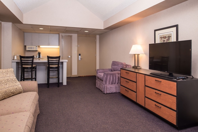 Imagen de la habitación del Hotel Hawthorne Inn and Conference Center. Foto 12