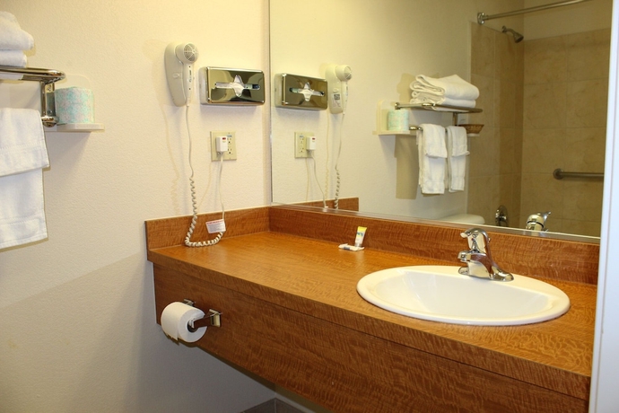 Imagen de la habitación del Hotel Hawthorne\'s Best Inn. Foto 8