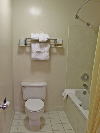 Imagen de la habitación del Hotel Hawthorne\'s Best Inn. Foto 9