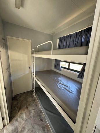 Imagen de la habitación del Hotel Hay Caravan Park. Foto 2