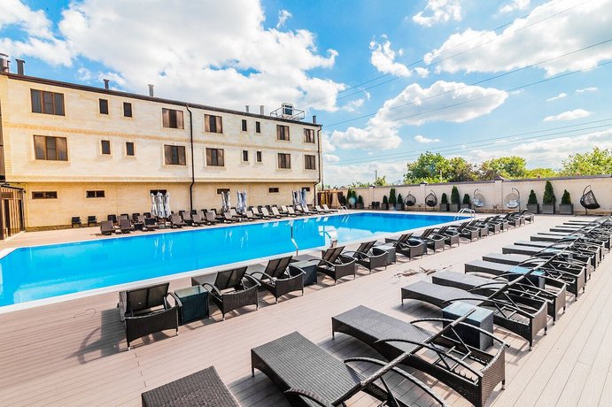 Imagen de la piscina del Hotel Hayat Spa. Foto 8