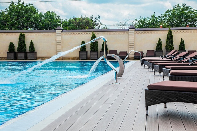 Imagen de la piscina del Hotel Hayat Spa. Foto 11