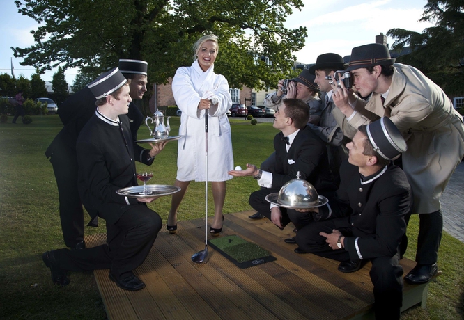 Imagen de los exteriores del Hotel Hayfield Manor. Foto 11