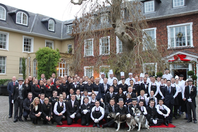 Imagen de los exteriores del Hotel Hayfield Manor. Foto 12