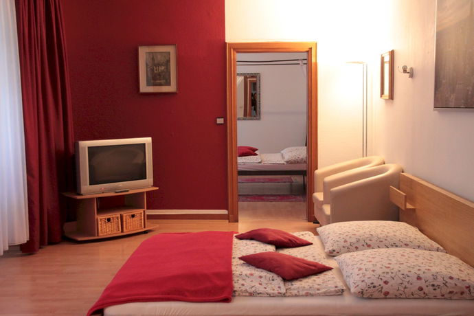 Imagen de la habitación del Hotel Hayk. Foto 5