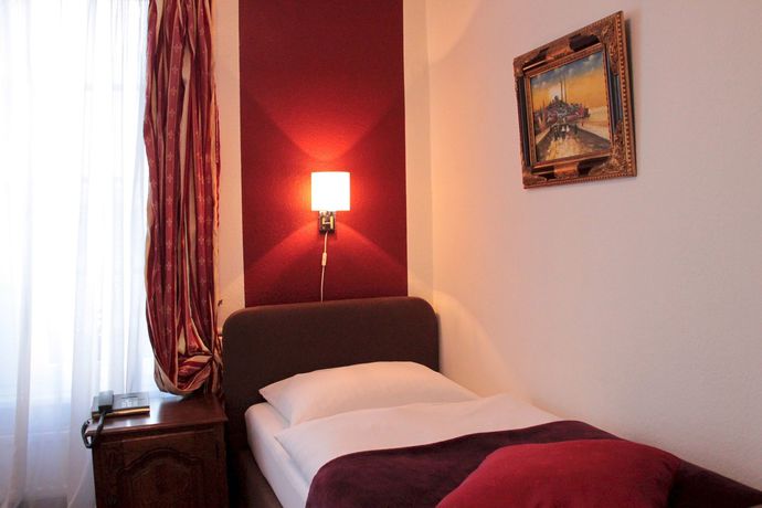 Imagen de la habitación del Hotel Hayk. Foto 13