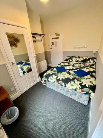 Imagen de la habitación del Hotel Hayward. Foto 4