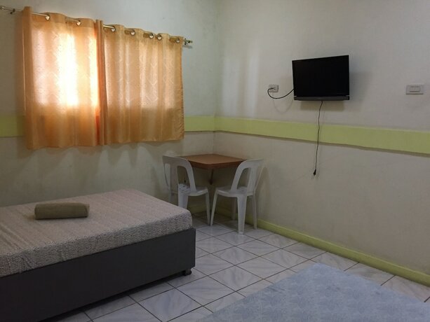 Imagen general del Hotel Hayward Travel Inn. Foto 8