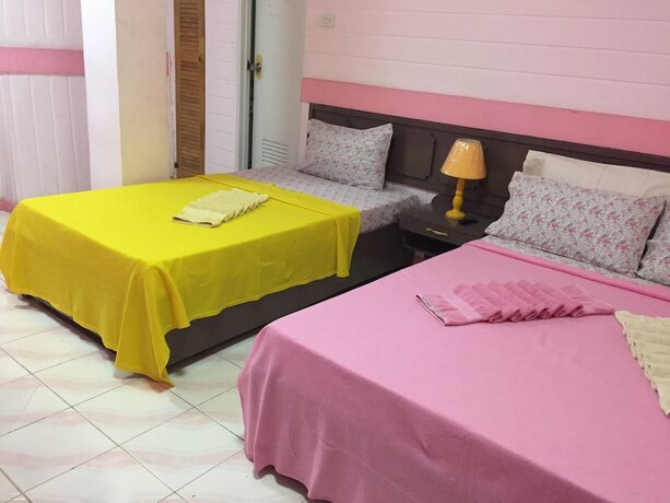 Imagen general del Hotel Hayward Travel Inn. Foto 12