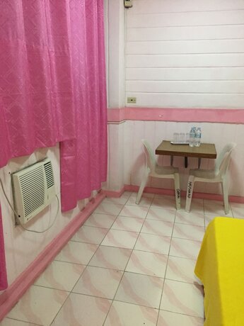 Imagen de la habitación del Hotel Hayward Travel Inn. Foto 25