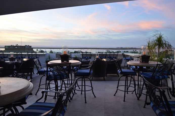 Imagen del bar/restaurante del Hotel Hblue Business Class. Foto 5