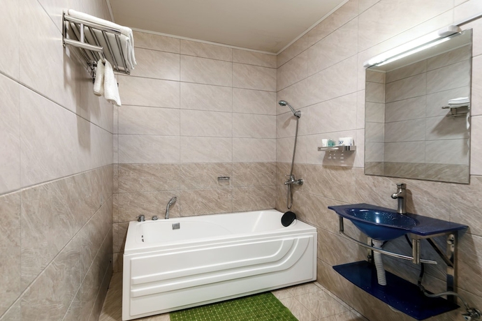 Imagen de la habitación del Hotel Hbt Russel. Foto 4