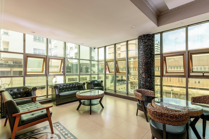 Imagen de los interiores del Hotel Hbt Russel. Foto 10