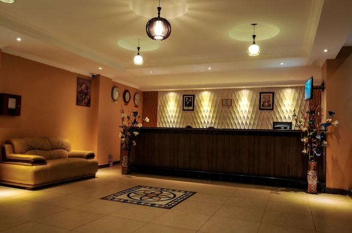 Imagen de los interiores del Hotel Hbt Russel. Foto 11