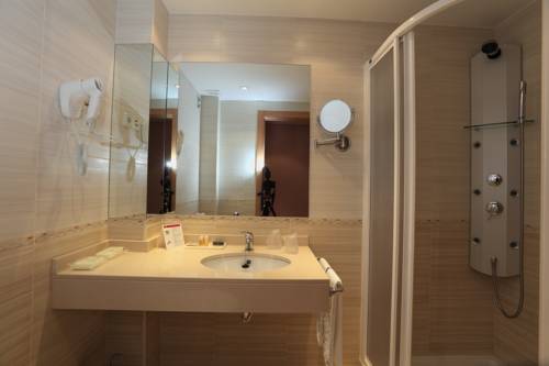 Imagen de la habitación del Hotel Hc Sigüenza. Foto 5