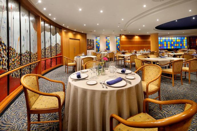 Imagen del bar/restaurante del Hotel Hcc Montblanc. Foto 3