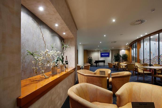 Imagen de los interiores del Hotel Hcc Montblanc. Foto 7