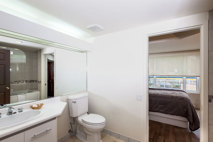 Imagen de los interiores del Hotel H&eacute;bergement Mont-sainte-anne. Foto 13