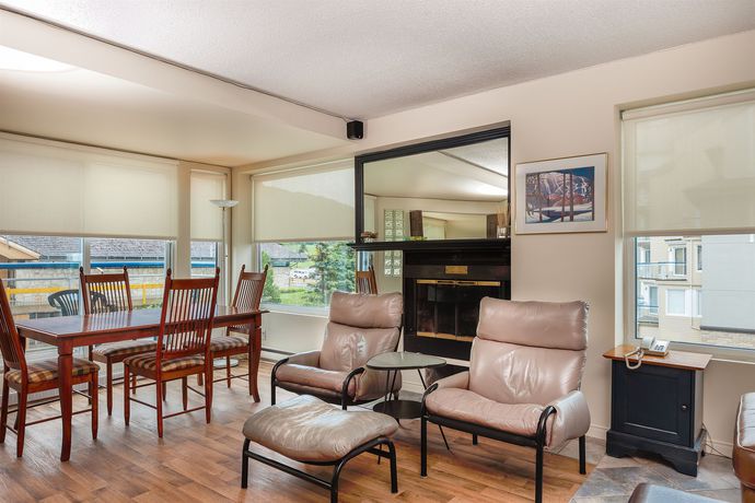 Imagen de los interiores del Hotel H&eacute;bergement Mont-sainte-anne. Foto 14