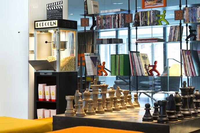 Imagen del bar/restaurante del Hotel Héliopic and Spa. Foto 3