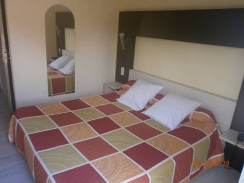 Imagen de la habitación del Hotel Hélios, AGDE. Foto 11